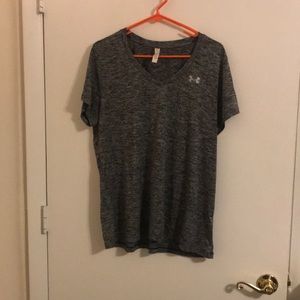XL Under armour heat gear top